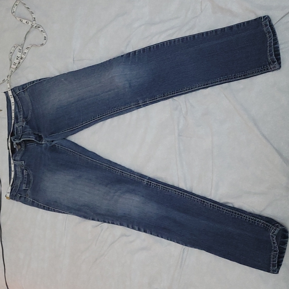 Fragile jeans